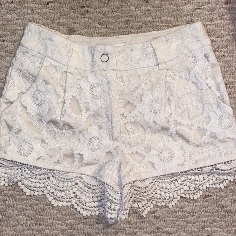 Tan chic shorts
